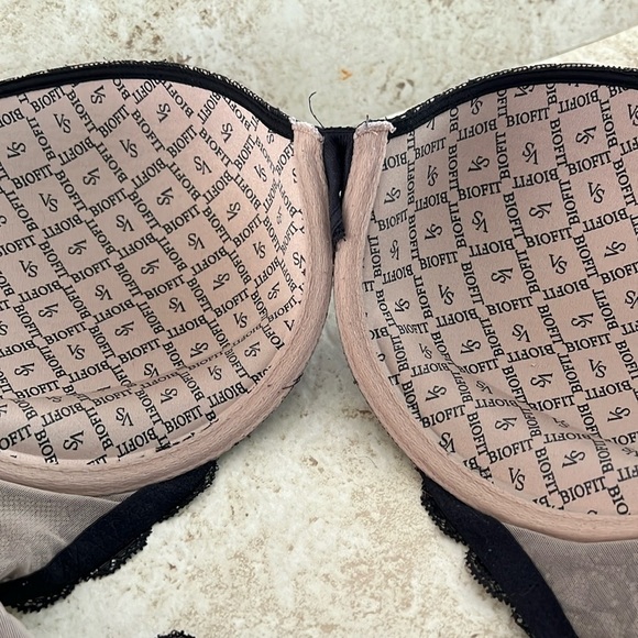 Victoria’s Secret Demi Uplift Biofit Lacey Bra size 34DD - Picture 4 of 8